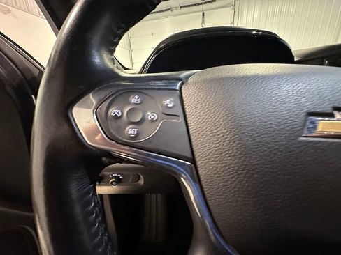 Used 2022 Chevrolet Traverse LT FWD image 38