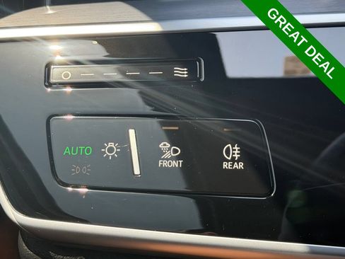 Used 2025 Audi A8 L 3.0T AWD/4WD image 19