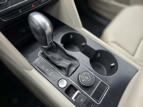 Used 2019 Volkswagen Atlas SE w/ Panoramic Sunroof Package image 30