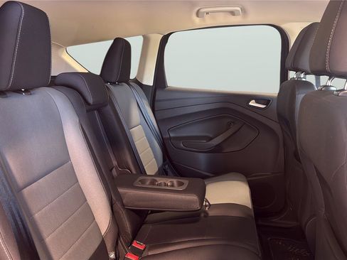Used 2016 Ford Escape SE FWD image 16