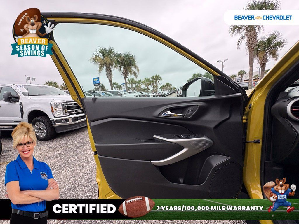 Used 2024 Chevrolet Trax RS w/ Driver Confidence Package FWD image 32