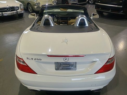 Used 2015 Mercedes-Benz SLK 250 w/ Premium Package image 5