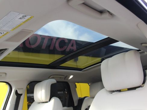 Used 2022 Land Rover Range Rover Sport HST image 24