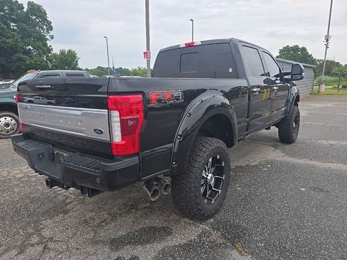 Used 2017 Ford F250 Platinum w/ Platinum Ultimate Package AWD/4WD image 9