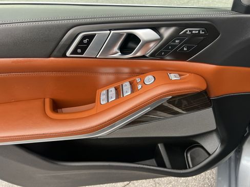 Used 2023 BMW X7 xDrive40i w/ Premium Package image 15