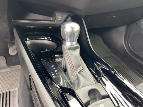 Used 2022 Toyota C-HR XLE image 14