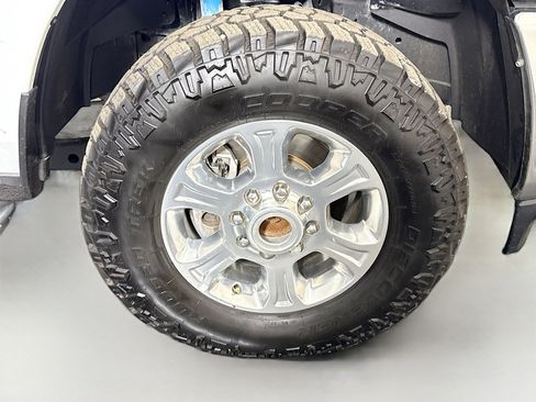 Used 2024 RAM 2500 Big Horn w/ Off Road Package AWD/4WD image 31