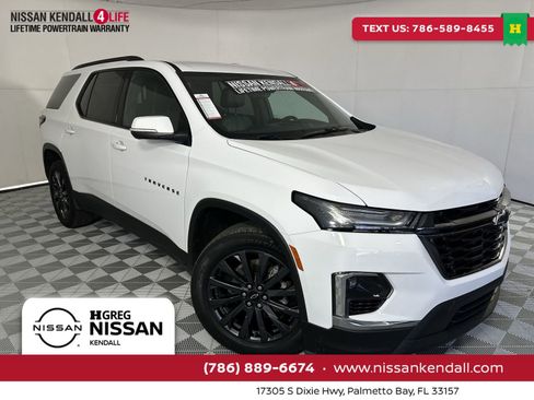 Used 2023 Chevrolet Traverse RS FWD image 1