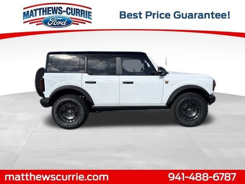 New 2025 Ford Bronco Badlands image 3