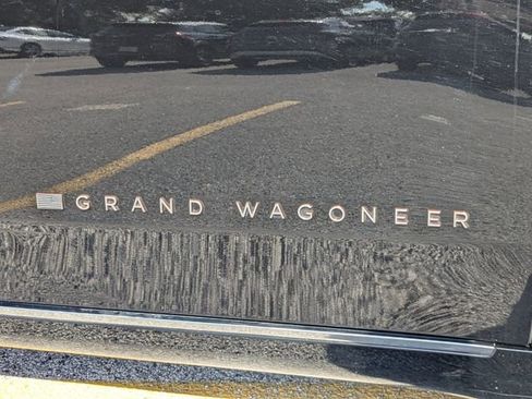 Used 2022 Jeep Grand Wagoneer Series III w/ Rear Seat Video Group 1 AWD/4WD image 38