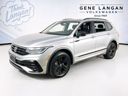 Certified 2024 Volkswagen Tiguan SE R-Line AWD/4WD image 33