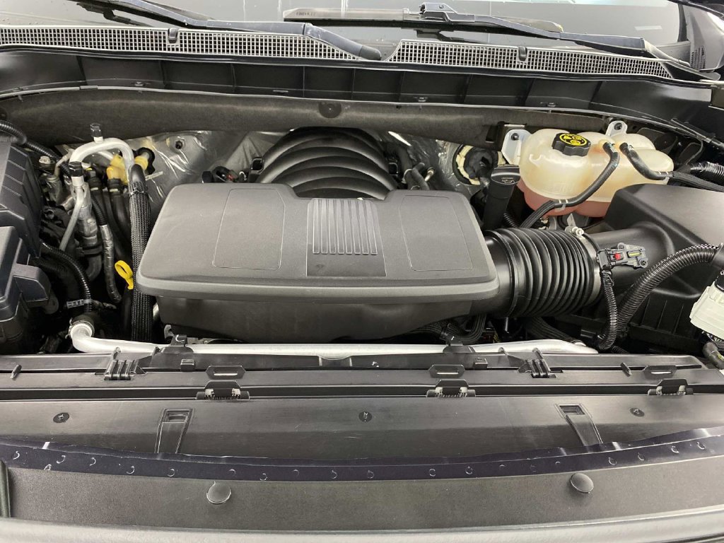 Used 2023 Chevrolet Suburban Premier AWD/4WD image 32