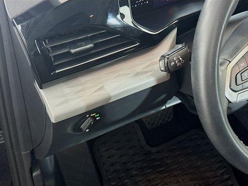 Used 2024 Volkswagen Taos S image 17