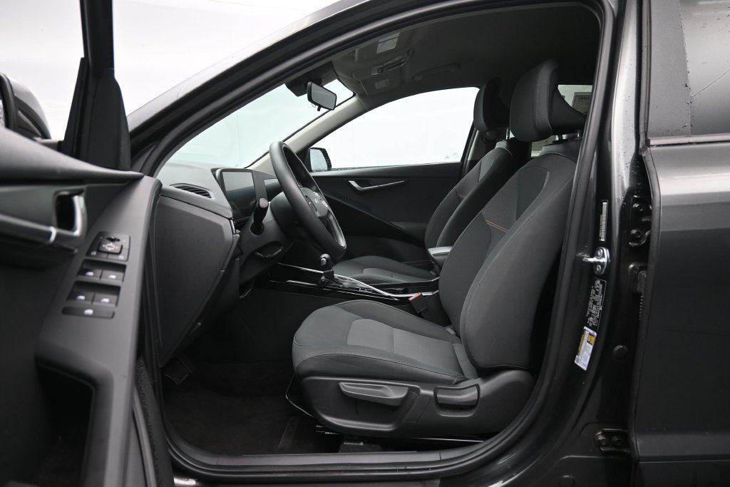Used 2025 Kia Niro LX FWD image 22