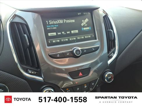 Used 2017 Chevrolet Cruze LT image 19