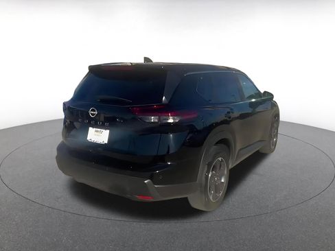 Used 2025 Nissan Rogue SV image 12