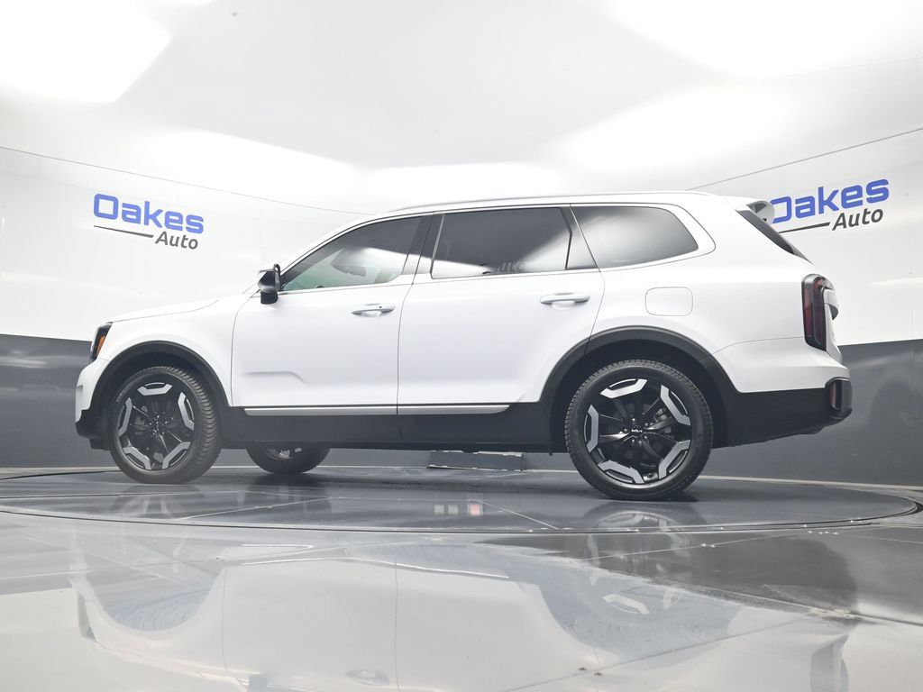 Used 2025 Kia Telluride EX w/ EX Captain's Chair Package FWD image 44