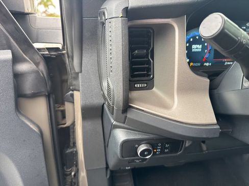 Used 2025 Ford Bronco Outer Banks AWD/4WD image 15