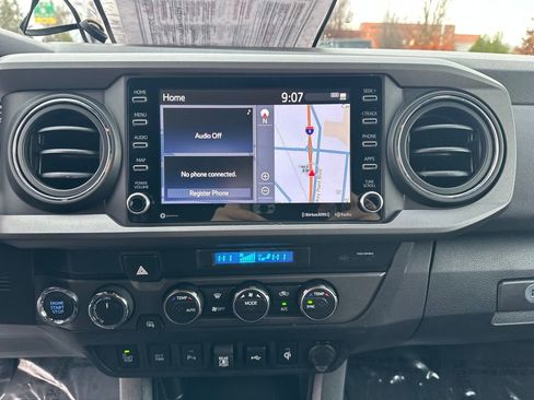 Used 2022 Toyota Tacoma TRD Off-Road image 22