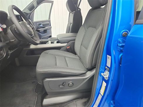 New 2026 RAM 1500 4x4 Crew Cab image 19