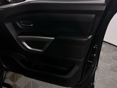 Used 2024 Nissan Titan SV w/ SV Convenience Package image 28
