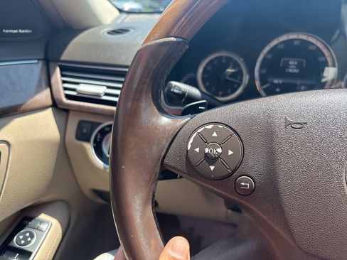 Used 2013 Mercedes-Benz E 350 4MATIC Sedan image 32