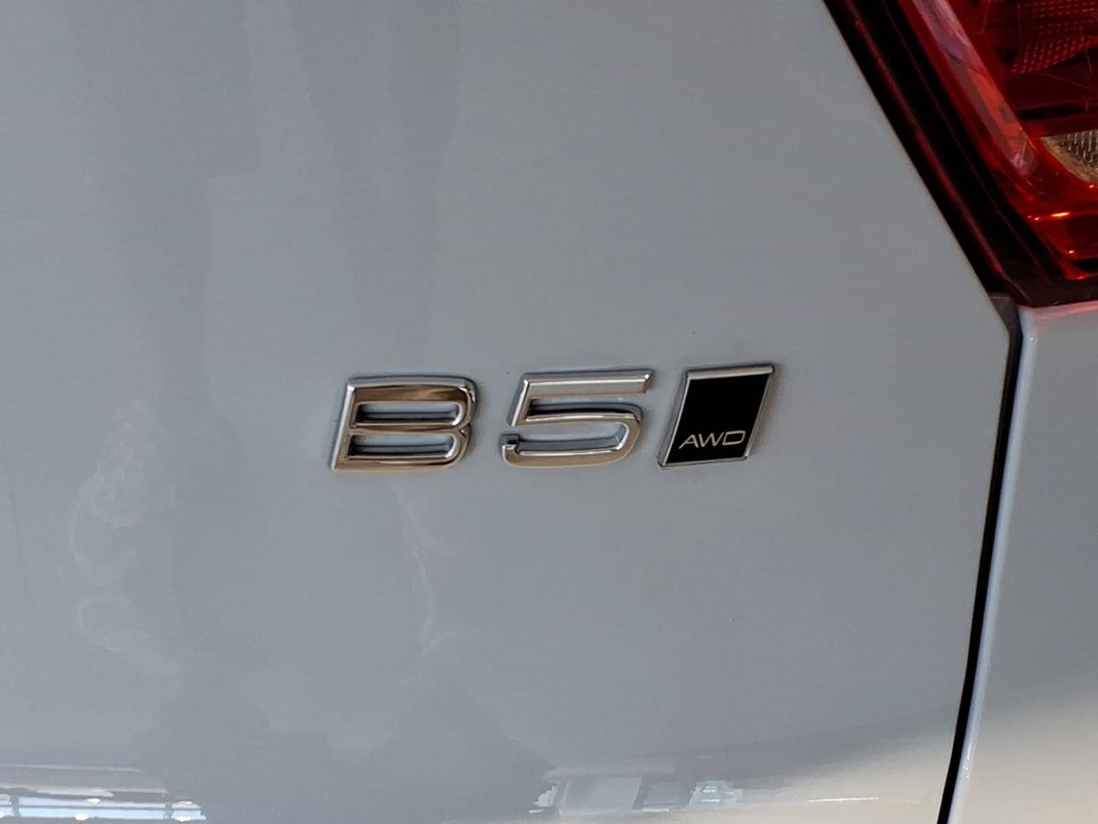 New 2026 Volvo XC40 B5 Plus w/ Protection Package Premier AWD/4WD image 8