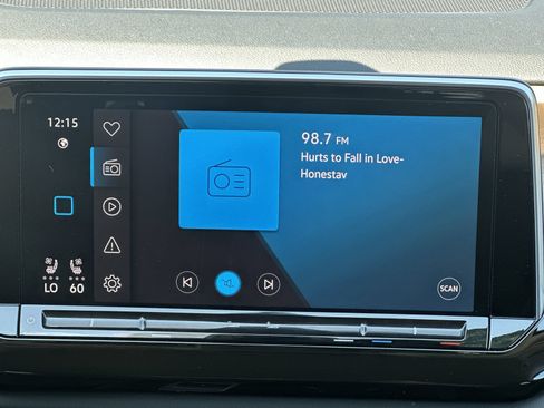 Used 2025 Volkswagen Atlas SE AWD/4WD image 26