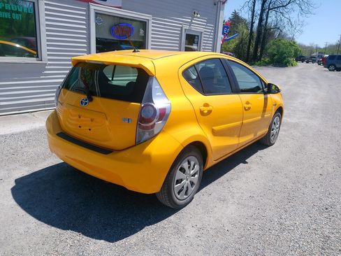 Used 2014 Toyota Prius C Two FWD image 15