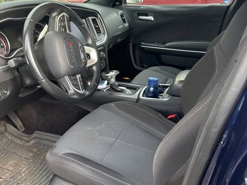 Used 2017 Dodge Charger SXT w/ Navigation & Travel Group image 6