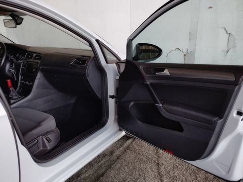 Used 2018 Volkswagen Golf S FWD image 11