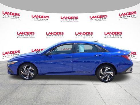 Used 2025 Hyundai Elantra SEL FWD image 6