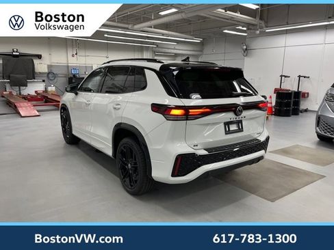 New 2026 Volkswagen Tiguan SE R-Line image 2