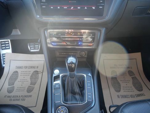 Used 2022 Volkswagen Tiguan SE R-Line image 12