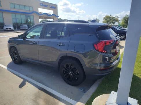 Used 2020 GMC Terrain SLT w/ Preferred Package FWD image 2
