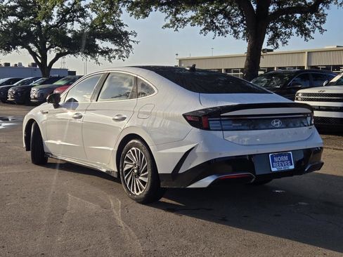 New 2025 Hyundai Sonata Limited FWD image 3