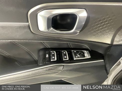 Used 2023 Kia Sorento SX AWD/4WD image 18