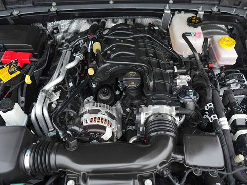 Used 2024 Jeep Wrangler Sahara image 9