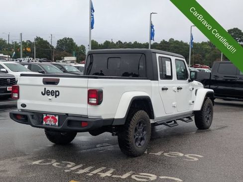 Used 2023 Jeep Gladiator Sport AWD/4WD image 3