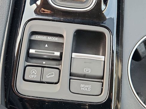 Certified 2025 Honda Pilot EX-L image 27