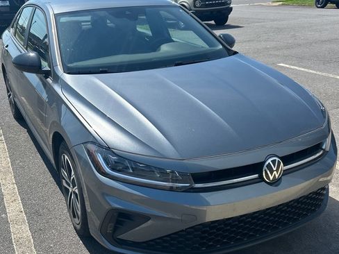 Used 2025 Volkswagen Jetta Sport FWD image 1