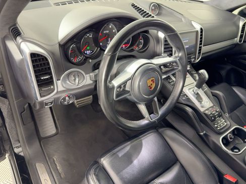 Used 2018 Porsche Cayenne GTS image 4