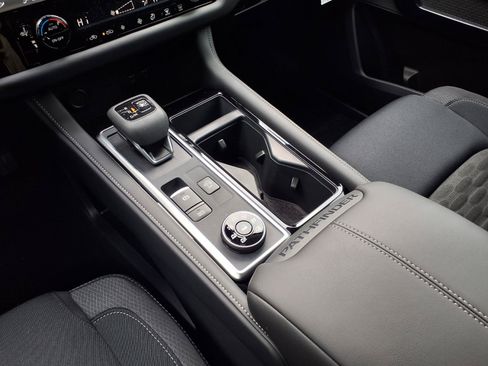 New 2026 Nissan Pathfinder SV AWD/4WD image 19