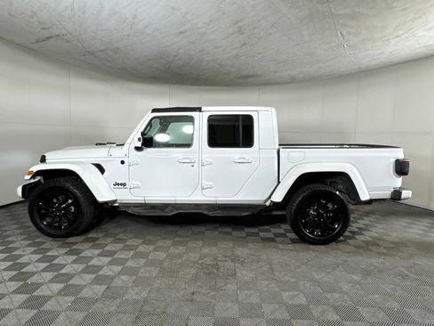 Certified 2021 Jeep Gladiator Overland AWD/4WD image 8