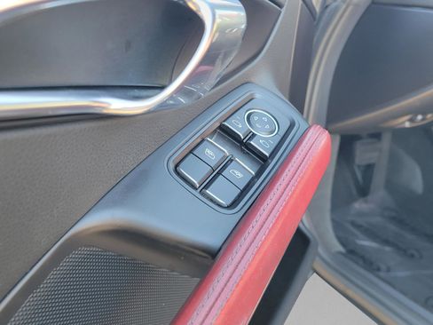 Used 2017 Porsche 718 Boxster Base image 9