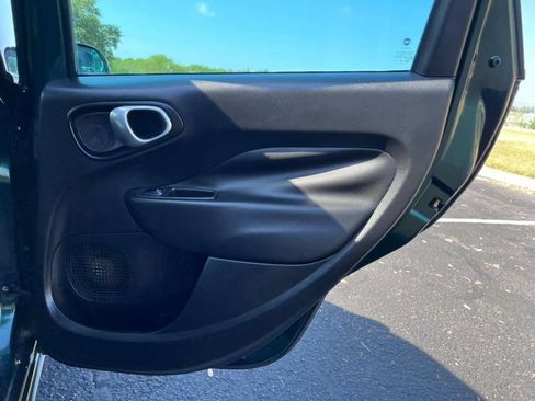 Used 2015 FIAT 500L Trekking FWD image 38