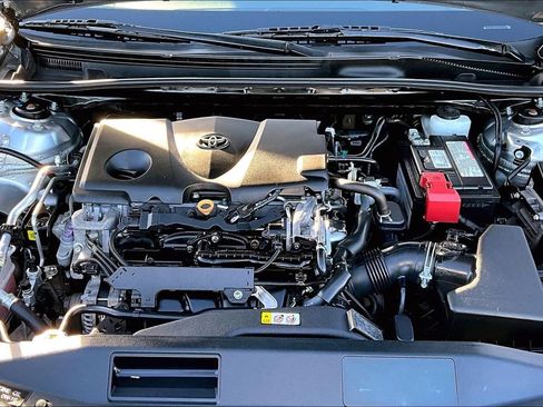 Used 2020 Toyota Camry SE image 10