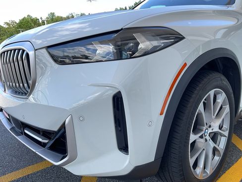 Used 2024 BMW X5 xDrive40i w/ Parking Assistance Package AWD/4WD image 26