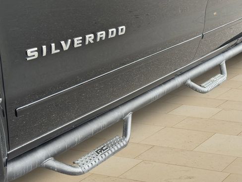 Used 2018 Chevrolet Silverado 1500 LT image 36