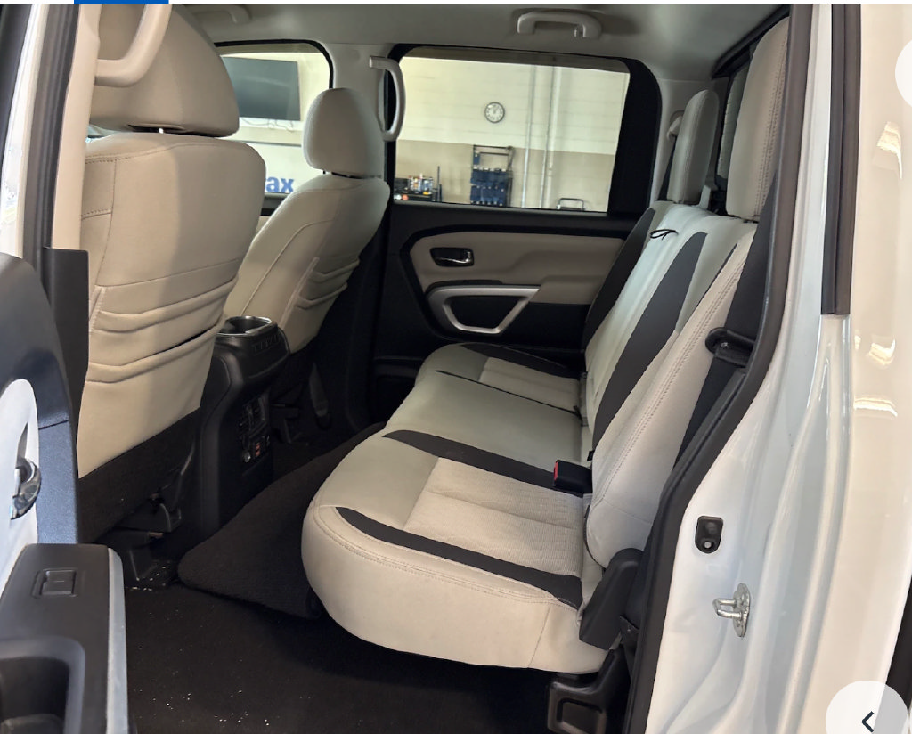 Used 2020 Nissan Titan SV w/ SV Convenience Package AWD/4WD image 4